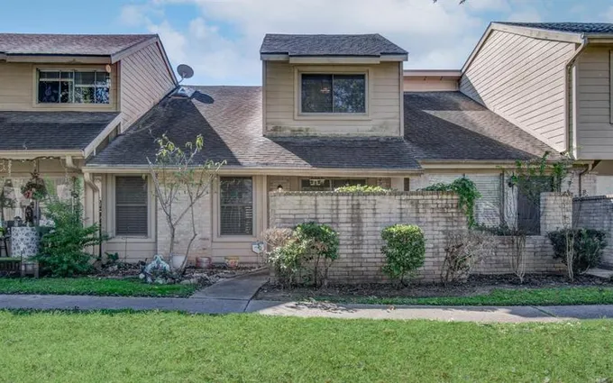 10341 Huntington Place Dr #23, Houston, TX 77099 for Sale