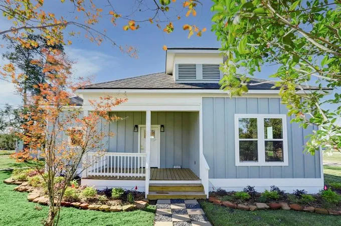 353 Taylor St, New Ulm, TX 78950 for Sale