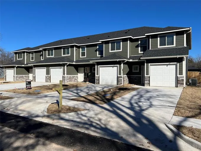200 Henderson St, Bonham, TX 75418 for Sale