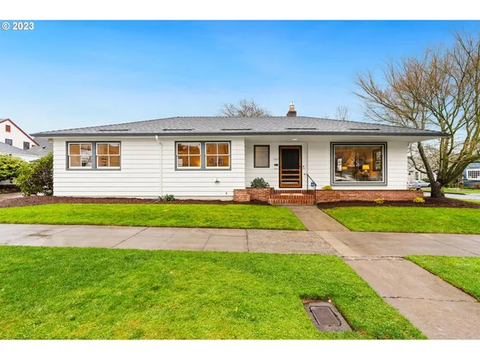 3206 NE SISKIYOU ST, Portland OR 97212 for Sale