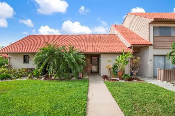 6462 Draw Ln #72, Sarasota, FL 34238 - MLS A4580089 for Sale