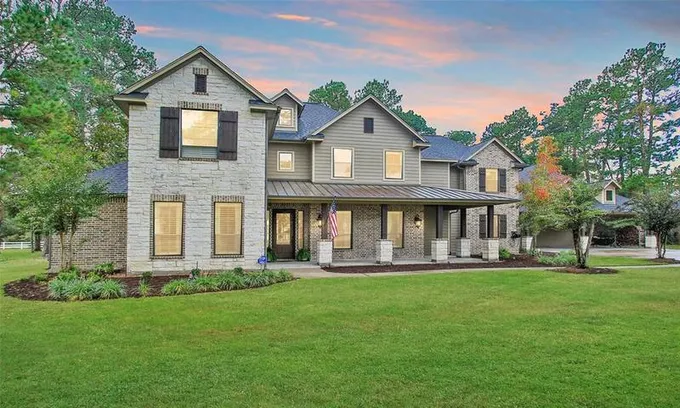 28222 Timber Village Ct, Magnolia, TX 77355 for Sale