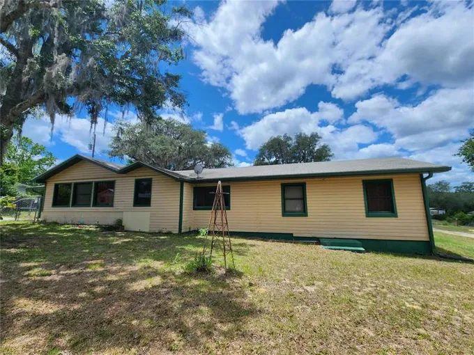 15940 SE 255TH AVE, UMATILLA, FL 32784 Single Family Residence For Sale  MLS# P4925800 for Rent