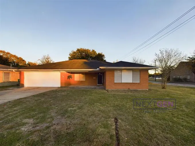 1515 Lake Rd, La Marque, TX 77568 for Sale