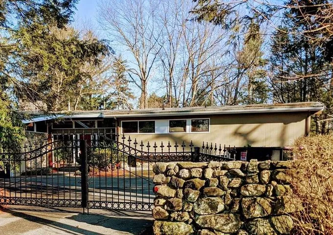 6 Porter Rd, Andover, MA 01810  620305735 for Rent