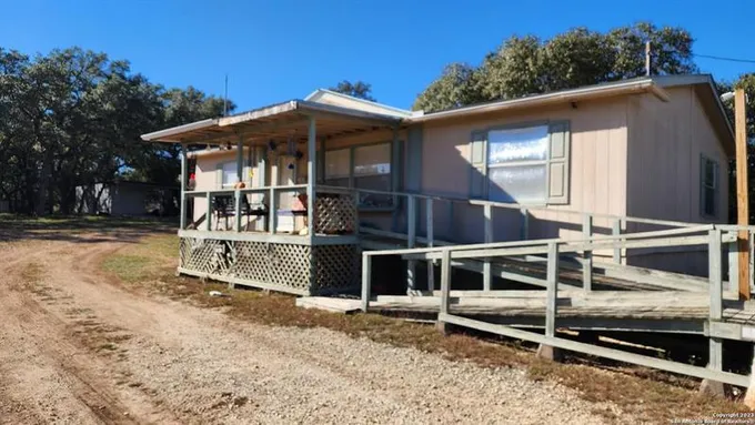 467 Lakeshore Ln, Bandera, TX 78003 for Sale