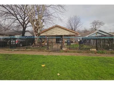 E Harvey Ave for Sale