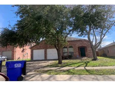 Wandering Dr for Sale