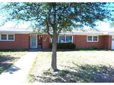 Rosewood Ave for Sale