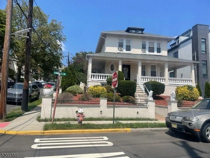 Cliffside Park, Bergen County, NJ House for sale Property ID: 417356422