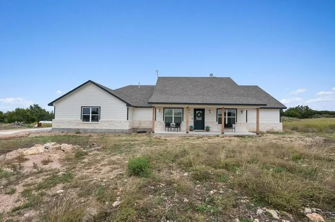 576 Saddle Ridge Dr, Bertram, TX 78605 - MLS 1128327 for Sale