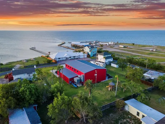 211 Avenue A, San Leon, TX 77539 for Sale
