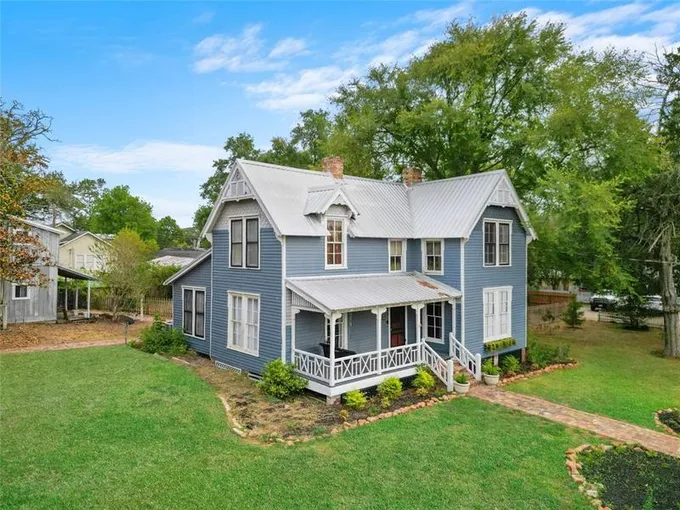 111 S Masonic St, Bellville, TX 77418 for Sale