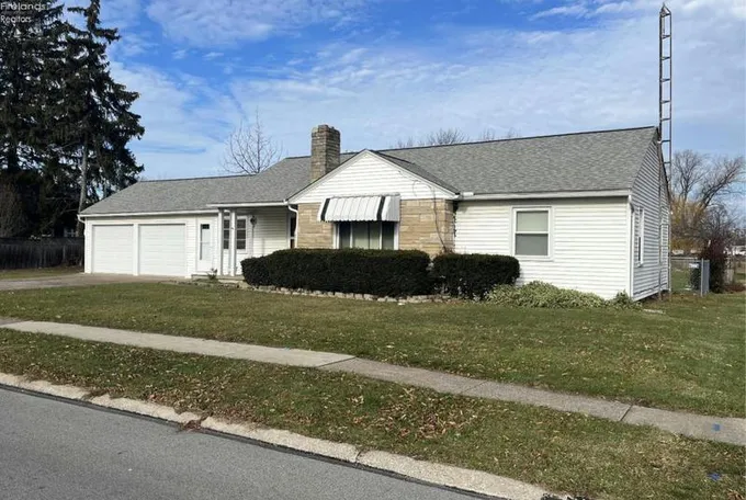 1523 OAKMONT LN # 1115, Sandusky, OH 44870 Single Family Residence For Sale  MLS# 20236206