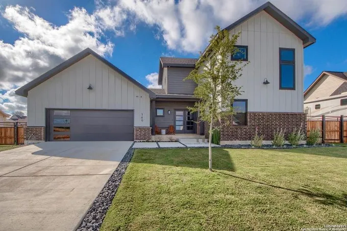 149 W MAGNOLIA CIR, La Vernia, TX 78121 for Rent