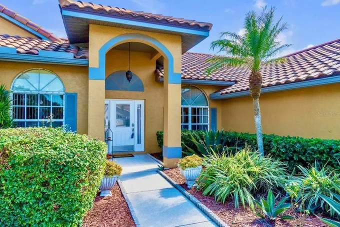 4875 WOOD POINTE WAY, SARASOTA, FL 34233 Single Family Residence For Sale  MLS# A4596555