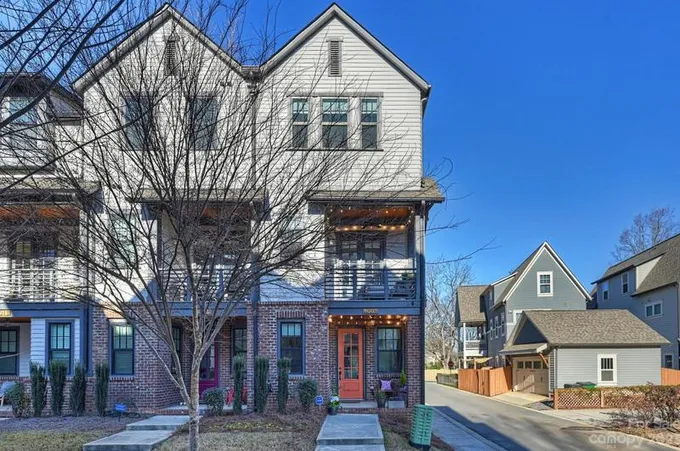 4005 Spencer Towns Ln, Charlotte, NC 28205 - MLS 4101567 for Sale