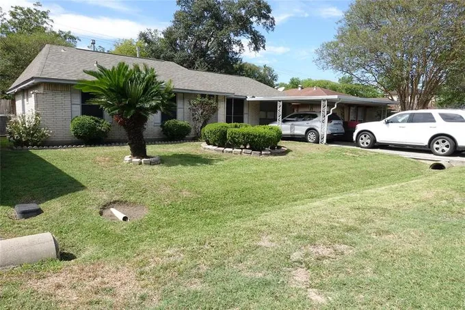 8731 Rockcliff Dr, Houston, TX 77037 for Sale