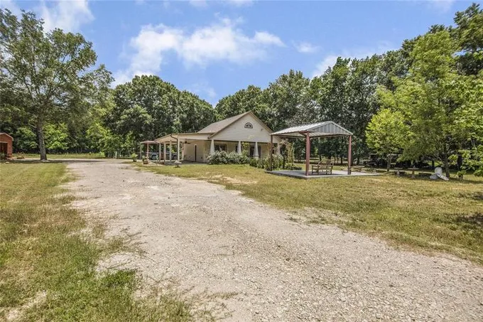 15891 Oconnor Dr, Splendora, TX 77372 for Sale