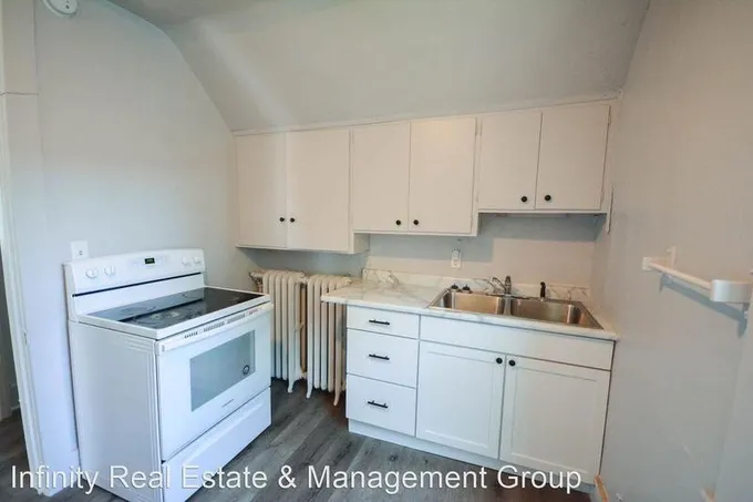 703 5th St NW - # 2  703 5th St NW for Sale