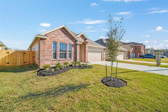 346 Shoreview Dr, Conroe, TX 77303 for Sale