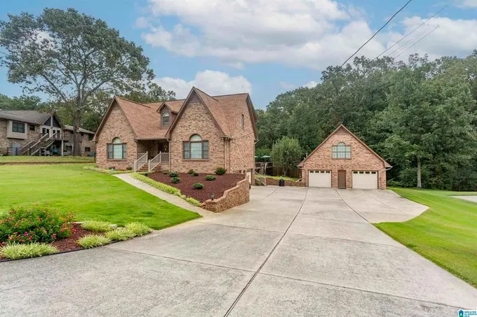 205 Star Cir, Hueytown, AL 35023  MLS# 21365184 for Sale