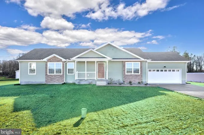 7475 Broad Creek Cir, Seaford, DE 19973 - MLS DESU2040590 for Sale