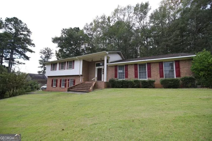 100 19TH AVE SW, Lanett, AL 36863 Single Family Residence For Sale  MLS# 20152120