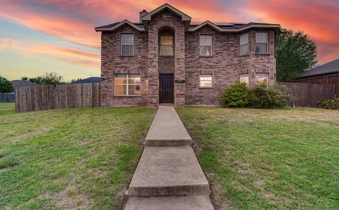 101 Hollow Tree Dr, Red Oak, TX 75154 - MLS 20452705 for Sale