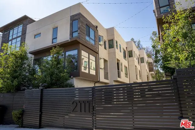 2111 N Cahuenga 7, Los Angeles CA 90068 for Sale