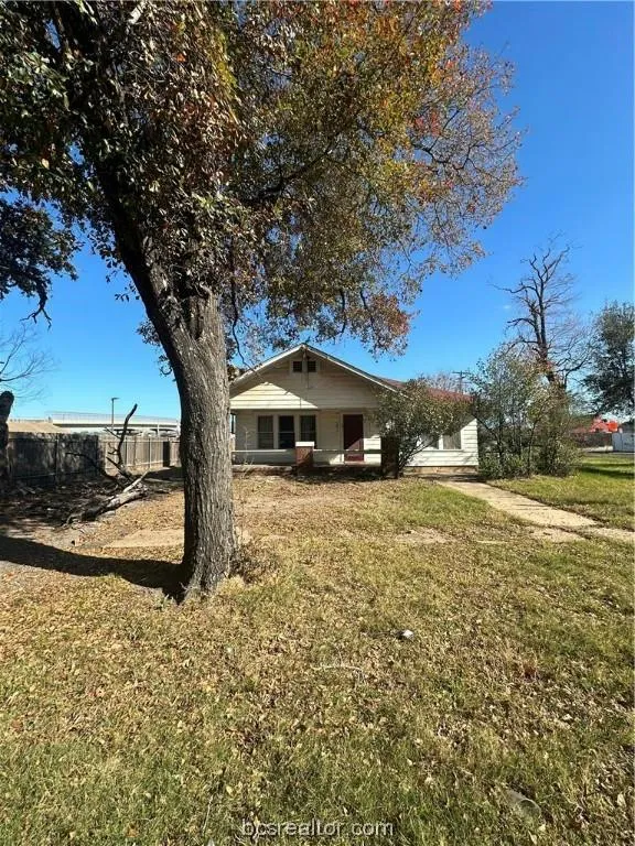 907 S MAGNOLIA ST, Hearne, TX 77859 Single Family Residence For Sale  MLS# 23014711