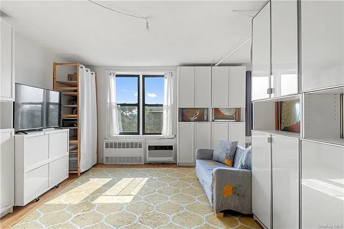2015 Saint Paul Ave Unit 6B, BRONX, NY 10461  MLS# H6266445 for Sale