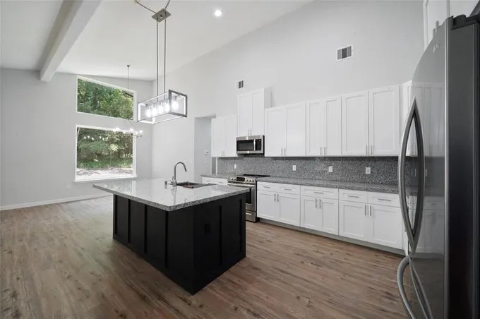 24411 Oakland Hills Rd, Huntsville, TX 77320 for Sale