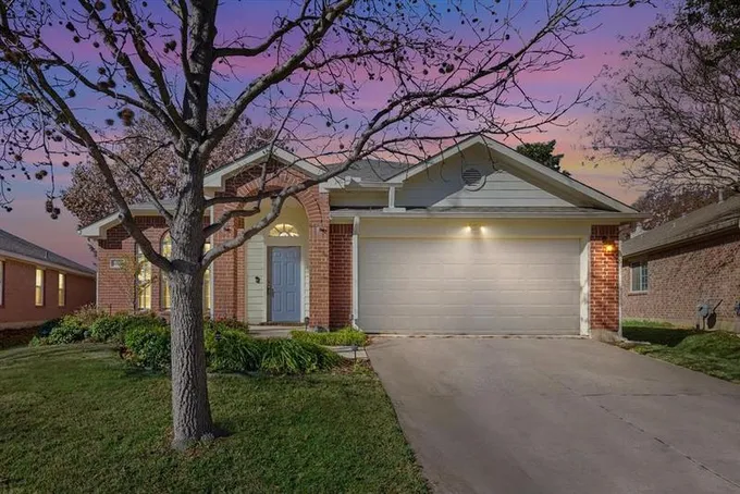 11633 Turkey Creek Dr, Fort Worth, TX 76244 for Sale