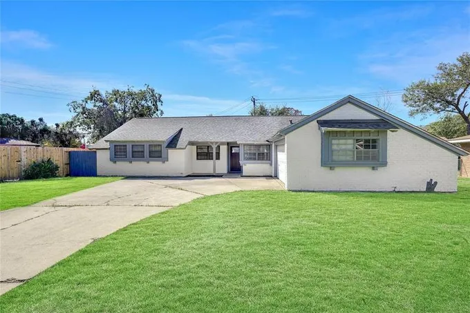 4507 Sage Cir, Baytown, TX 77521 for Sale