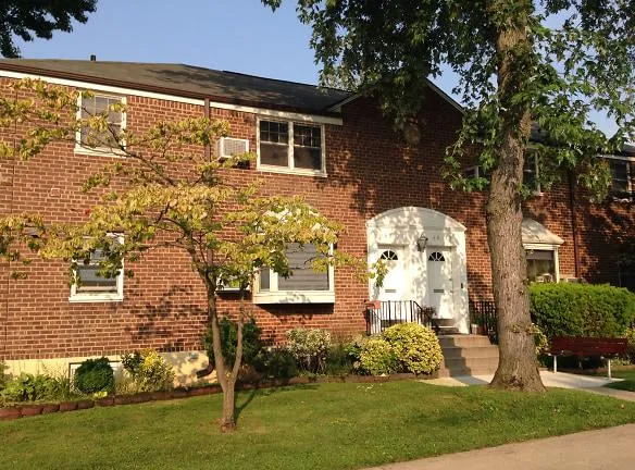 Deepdale Gardens Apartments - 6033 Marathon Pkwy - Little Neck, NY Apartments for Rent