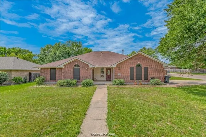 1415 Richland Court S, College Station, TX 77845 for Rent