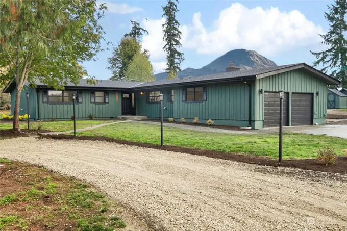 40712 236TH AVE SE, Enumclaw, WA 98022 Single Family Residence For Sale  MLS# 2176971