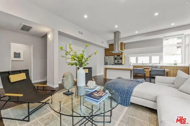 1729 S Barrington 3, Los Angeles CA 90025 for Sale