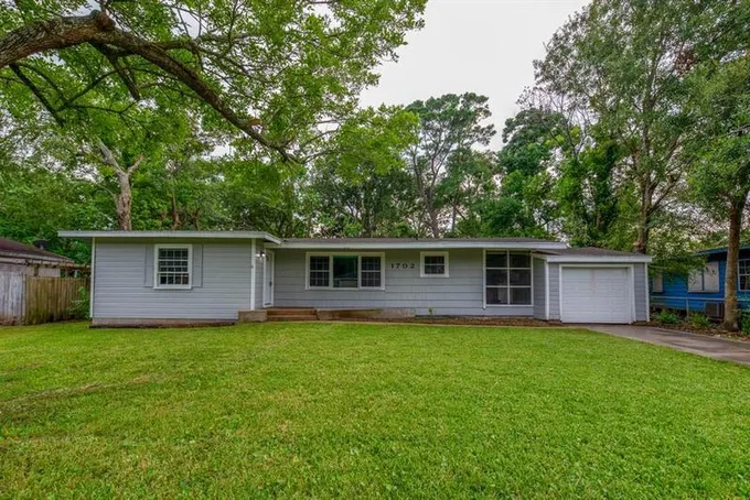 1702 W Crockett St, La Marque, TX 77568 for Rent