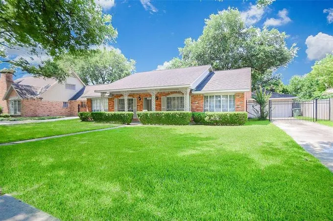 5847 S Braeswood Blvd, Houston, TX 77096 for Rent