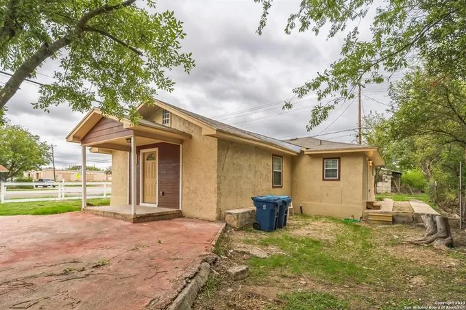 101 W Schreiner St, Kerrville, TX 78028 for Sale