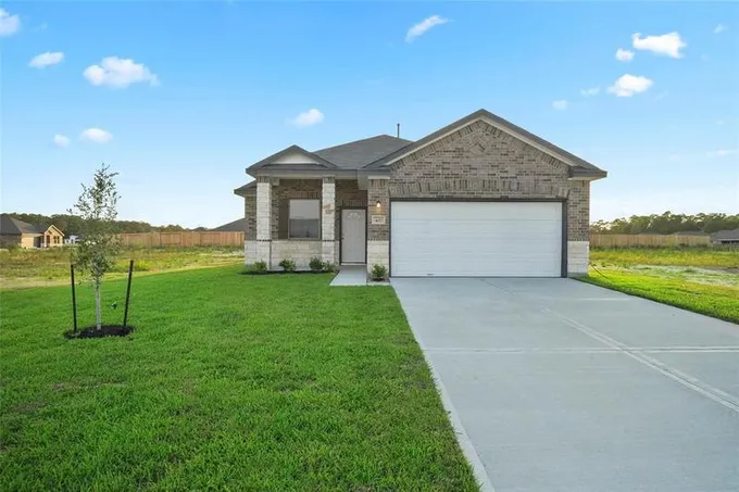 107 Pecan Grove Ct, Anahuac, TX 77514 for Sale