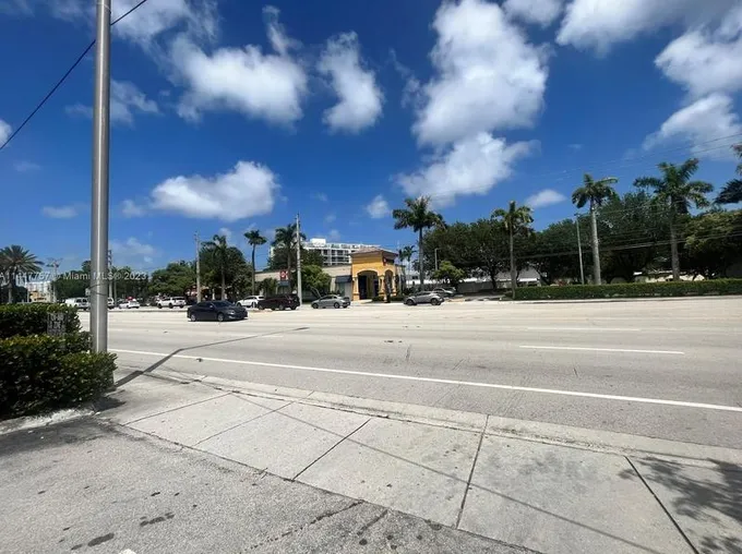 13728 Biscayne Blvd, North Miami, FL 33181 - MLS A11447757 for Sale