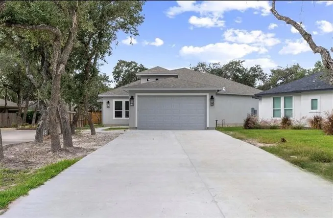 205 Doral, Rockport, TX 78382 for Sale