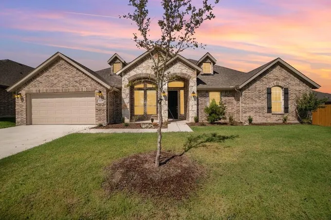 609 Alaina Dr, De Soto, TX 75115 - MLS 20442984 for Sale
