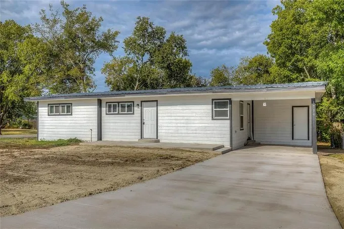 1710 Langford St, Greenville, TX 75401 for Sale