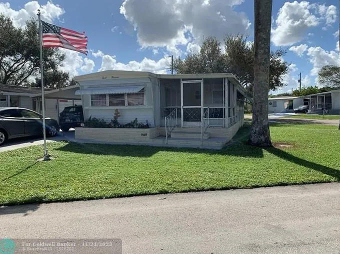 8660 SW 19th St, Davie, FL 33324 - MLS F10410763 for Sale