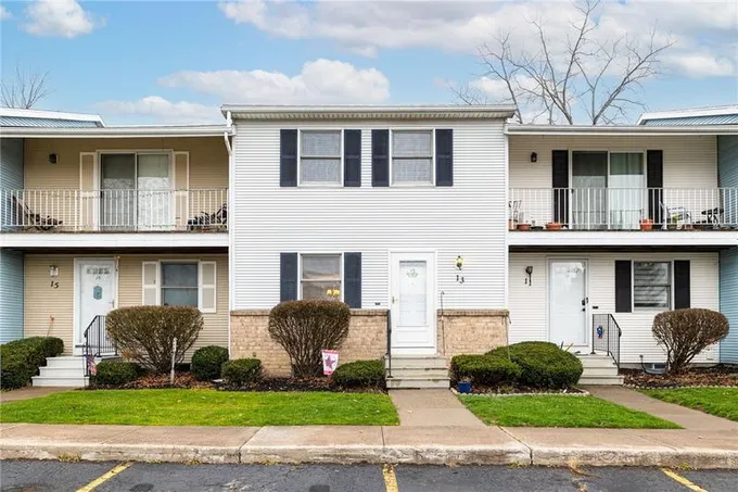 13 Southfield Dr, Webster, NY 14580  MLS# R1513860 for Sale
