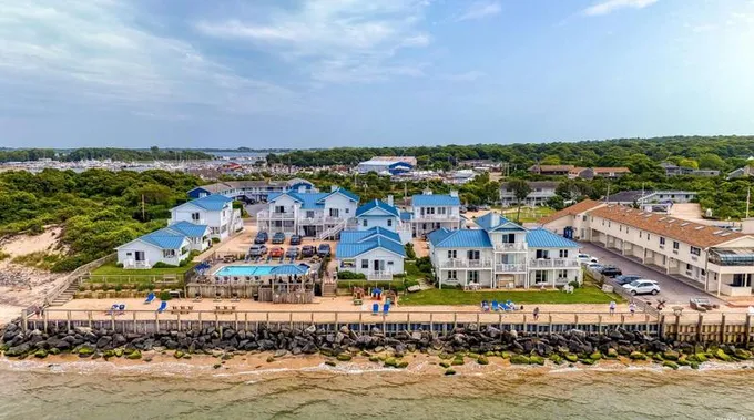 6 Soundview #2East, Montauk, NY 11954 - MLS 3498933 for Sale